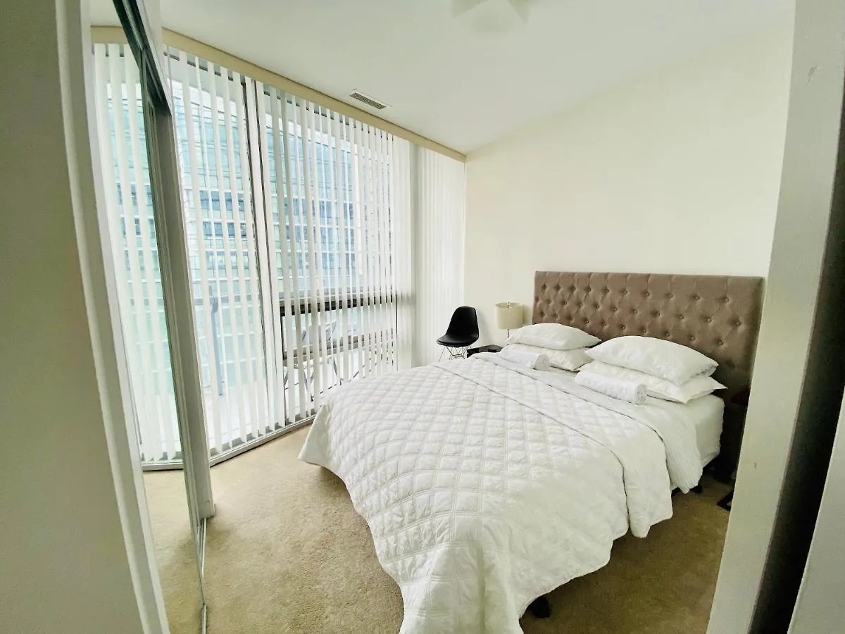 Corporate Suite Toronto 0*,